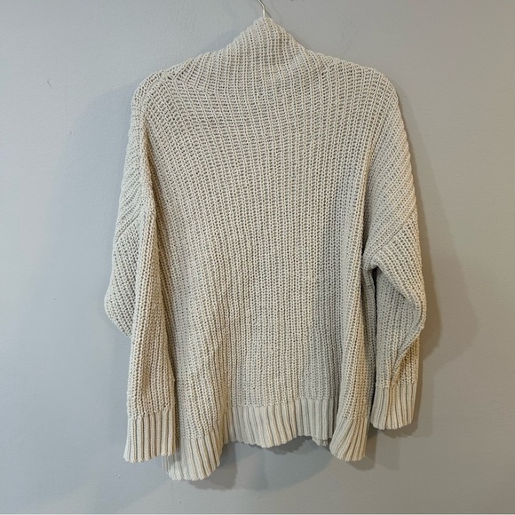 Aerie Off White Cream Oversized Chunky Knit Cowl Neck Sweater Size Medium - Picture 4 of 5